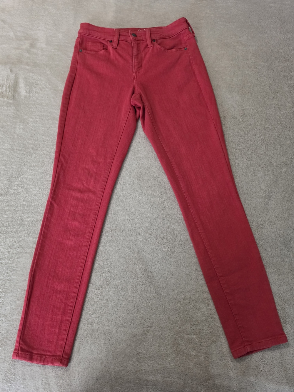 Universal Thread High Rise Skinny Jeans Women's 2, 26R Raspberry Red Stretch